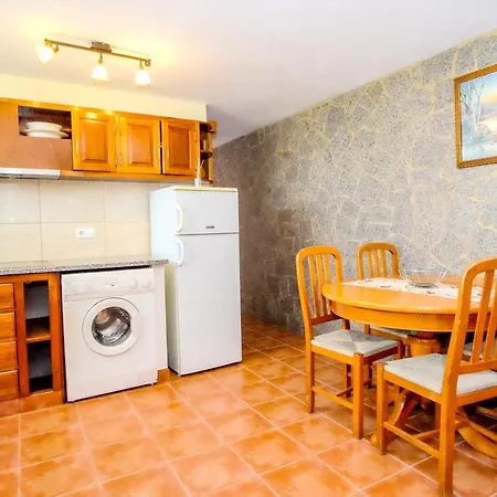 아파트 Charming In With Shared Pool - 55 Sqm 몬시크